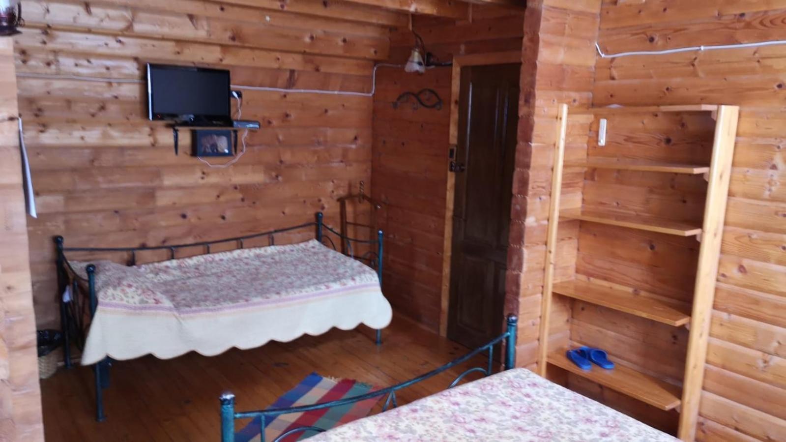 Pensiunea Izvorul Bucuriei Siriu Esterno foto