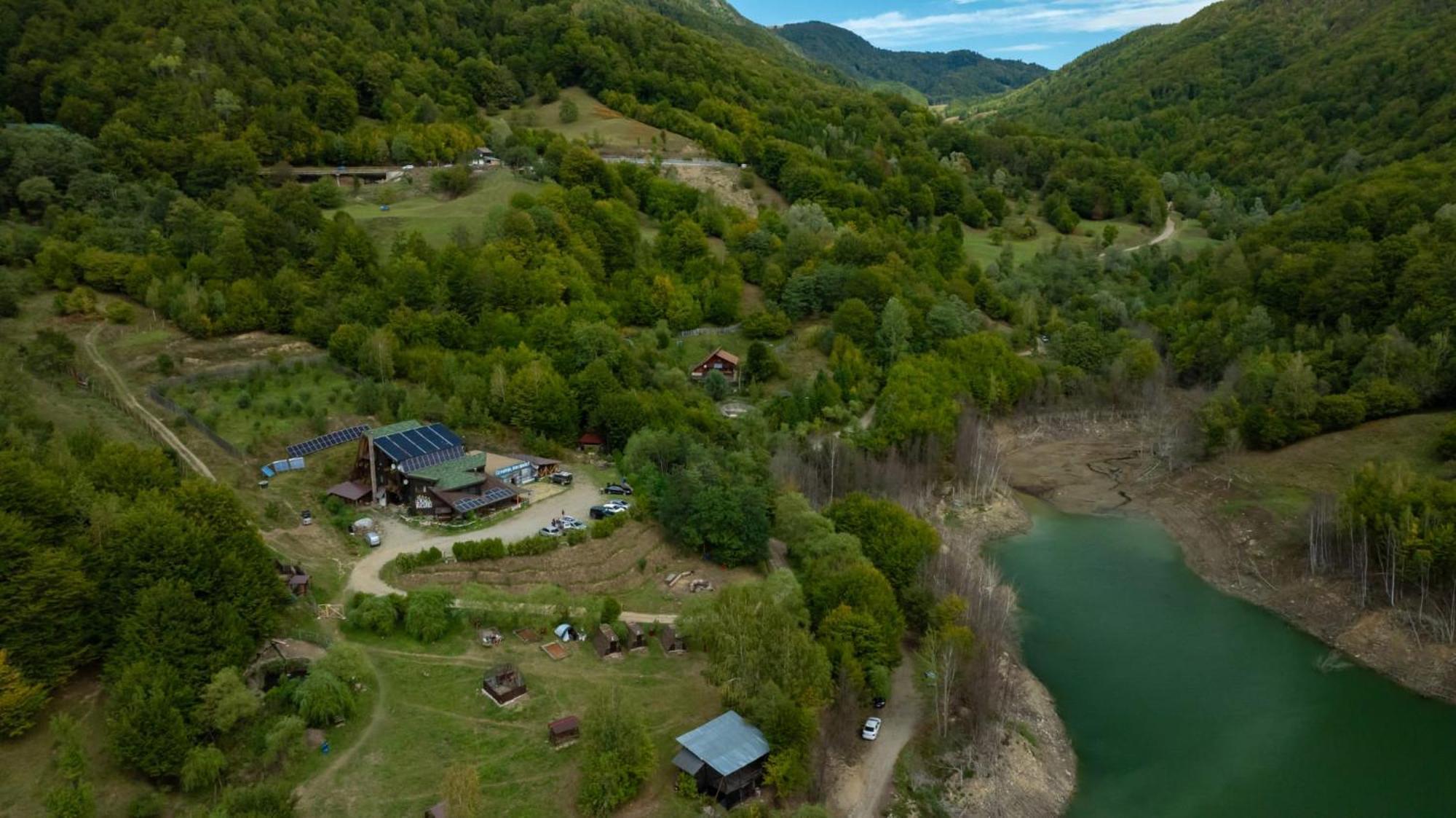 Pensiunea Izvorul Bucuriei Siriu Esterno foto