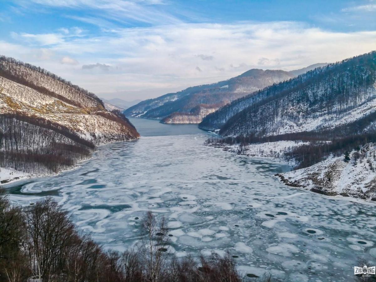 Pensiunea Izvorul Bucuriei Siriu Esterno foto