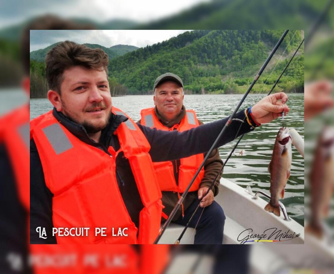 Pensiunea Izvorul Bucuriei Siriu Esterno foto